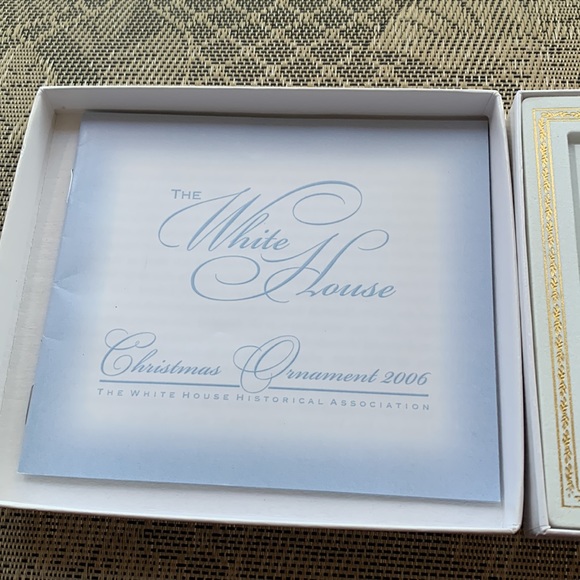 White House 2006 Christmas Ornament - Picture 2 of 3